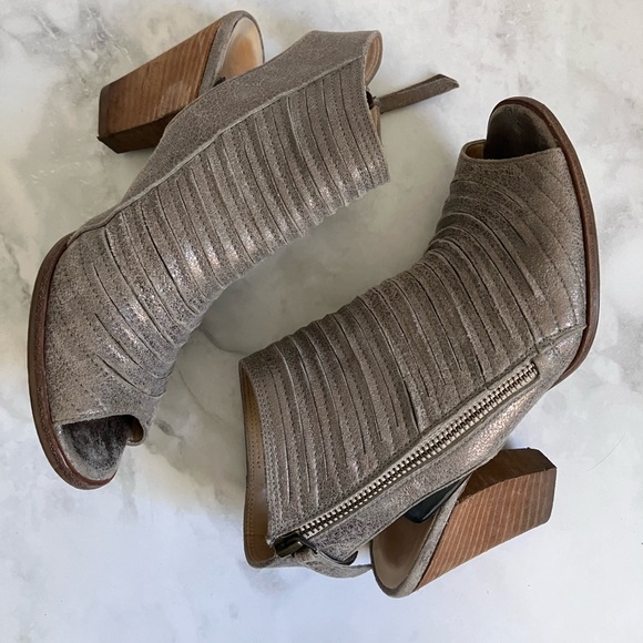 PAUL GREEN Cayanne Peep-toe Bootie Metallic Smoke Etched Leather Size 6.5 - Picture 2 of 10